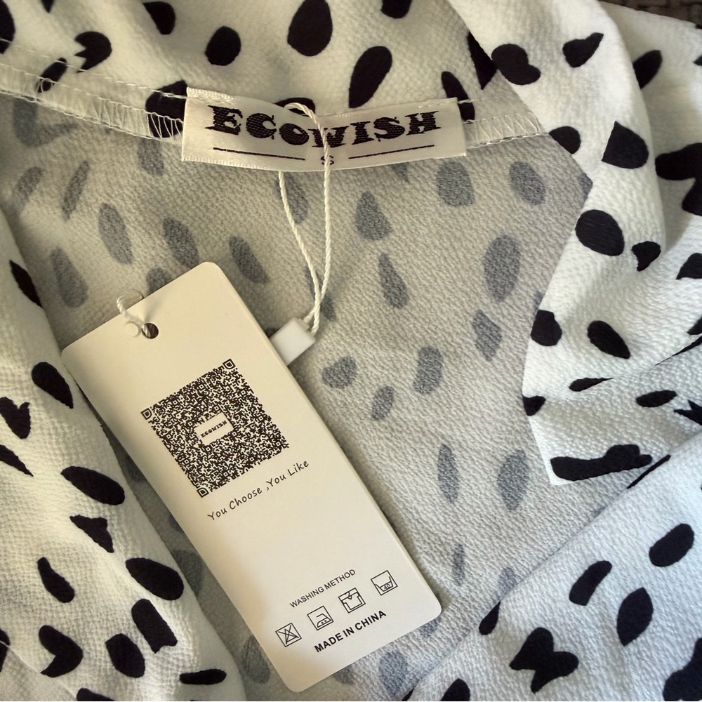 Animal Print Dalmation Button Down Blouse S NWT Spots Black White Cheetah Top - Picture 3 of 8